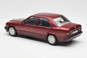 Mercedes 190E W201 2.0 Rdeča Dealer Edition AUTOart 1:18 B66040383 Kovina – slika 7 od 8