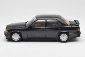 Mercedes 190E 2.3-16 W201 Modročrna Metallic AUTOart 1:18 76122 Kovina – slika 4 od 8
