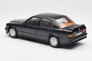 Mercedes 190E 2.3-16 W201 Modročrna Metallic AUTOart 1:18 76122 Kovina – slika 7 od 8
