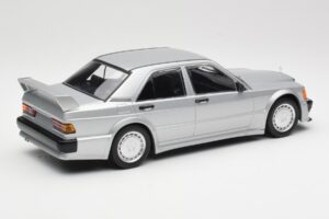 Mercedes 190E 2.5-16 EVO 1 W201 Srebrna Minichamps 1:18 155036001 Kovina – slika 2 od 6