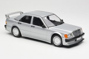 Mercedes 190E 2.5-16 EVO 1 W201 Srebrna Minichamps 1:18 155036001 Kovina – slika 4 od 6