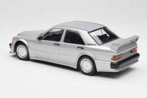 Mercedes 190E 2.5-16 EVO 1 W201 Srebrna Minichamps 1:18 155036001 Kovina – slika 5 od 6