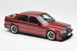 Mercedes 190E 2.5-16 W201 RAUH-Welt Republik Rdeč Otto 1:18 OT1083 Smola – slika 4 od 6