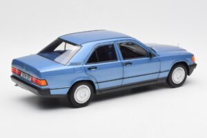 Mercedes 190E W201 Diamond Moder Dealer Edition Norev 1:18 B66040661 Kovina – slika 3 od 8