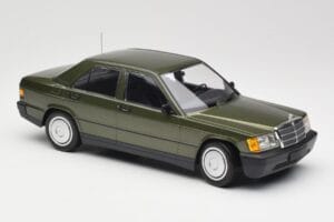 Mercedes 190E W201 Zelen Metalik Minichamps 1:18 155037001 Kovina – slika 4 od 6