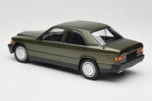Mercedes 190E W201 Zelen Metalik Minichamps 1:18 155037001 Kovina – slika 5 od 6