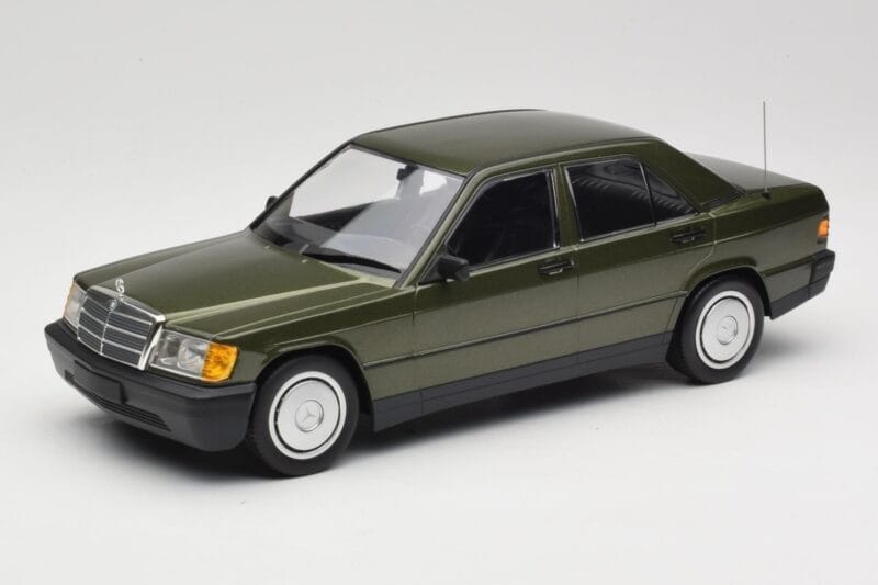 Mercedes 190E W201 Zelen Metalik Minichamps 1:18 155037001 Kovina