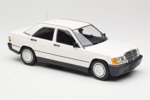 Mercedes 190E W201 Bela Minichamps 1:18 155037002 Kovina – slika 4 od 6