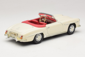 Mercedes 190SL Bel Maisto 1:18 50274 Kovina – slika 3 od 8