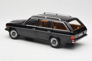 Mercedes 200 T S123 Črn Norev 1:18 183735 Kovina – slika 7 od 8