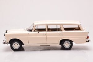Mercedes 200 Universal W110 Kremna Norev 1:18 183709 Kovina – slika 4 od 8