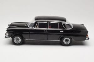 Mercedes 200 W110 Črn Norev 1:18 183574 Kovina – slika 4 od 8
