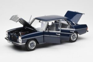 Mercedes 200 W114 Midnight Moder Dealer Edition Norev 1:18 B66040694 Kovina – slika 2 od 8