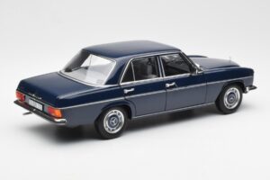 Mercedes 200 W114 Midnight Moder Dealer Edition Norev 1:18 B66040694 Kovina – slika 3 od 8