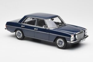 Mercedes 200 W114 Midnight Moder Dealer Edition Norev 1:18 B66040694 Kovina – slika 6 od 8