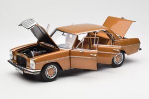 Mercedes 200 W115 Bycane Zlat Dealer Edition Norev 1:18 B66040665 Kovina – slika 2 od 8