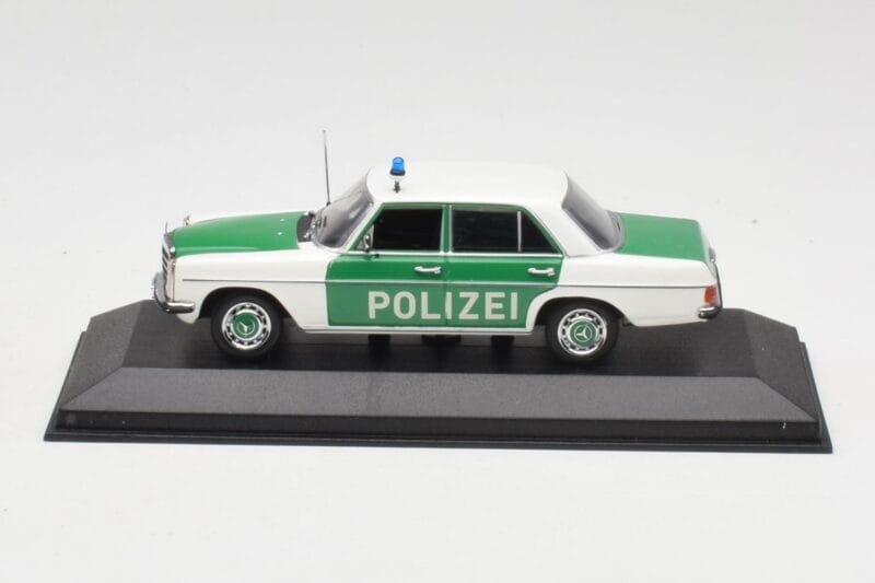 Mercedes 200 W115 Policija Minichamps 1:43 400034090 Kovina