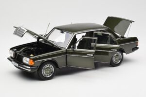 Mercedes 200 W123 Cypress Zelen Metalik Dealer Edition Norev 1:18 B66040654 Kovina – slika 2 od 8