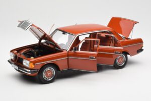 Mercedes 200 W123 English Rdeč Dealer Edition Norev 1:18 B66040653 Kovina – slika 2 od 8