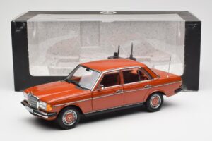 Mercedes 200 W123 English Rdeč Dealer Edition Norev 1:18 B66040653 Kovina – slika 8 od 8
