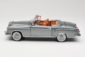 Mercedes 220 SE W128 Kabriolet Grey Metallic Sun Star 1:18 3352-M1 Kovina – slika 4 od 8