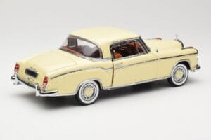 Mercedes 220 SE W128 Coupe Bež Sun Star 1:18 3562 Kovina – slika 3 od 8