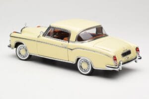 Mercedes 220 SE W128 Coupe Bež Sun Star 1:18 3562 Kovina – slika 7 od 8