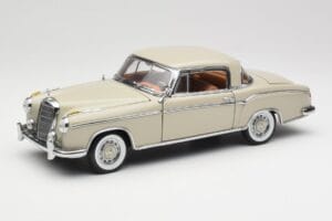 Mercedes 220 SE W128 Coupe Svetlo Siva Sun Star 1:18 3568 Kovina