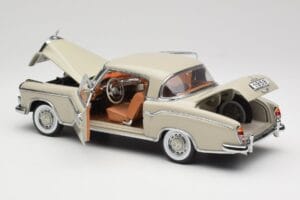 Mercedes 220 SE W128 Coupe Svetlo Siva Sun Star 1:18 3568 Kovina – slika 5 od 8