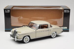 Mercedes 220 SE W128 Coupe Svetlo Siva Sun Star 1:18 3568 Kovina – slika 8 od 8