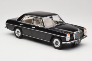 Mercedes 220D W115 Črn MCG 1:18 MCG18117 Kovina – slika 4 od 6