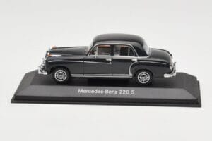 Mercedes 220S W180 Svetlosiva Minichamps 1:43 B66040534 Kovina