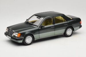 Mercedes 230E W124 Night Green Metallic Norev 1:18 183952 Kovina