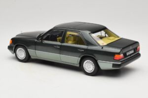 Mercedes 230E W124 Night Green Metallic Norev 1:18 183952 Kovina – slika 7 od 8
