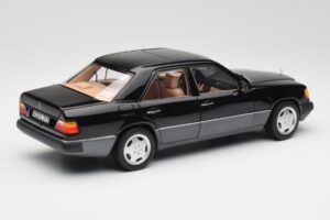 Mercedes 230E W124 AMG Wheels Črn Omejena Serija Norev 1:18 183950 Kovina – slika 3 od 12