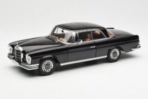 Mercedes 280 SE W111 Coupe Črn AUTOart 1:18 76286 Kovina