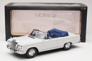 Mercedes 280 SE W111 Kabriolet Svetlo Siv Norev 1:18 183530 Kovina – slika 8 od 8