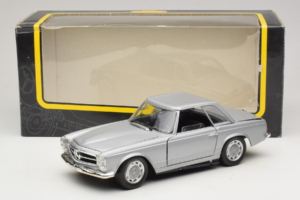 Mercedes 280 SL W113 Berlina Srebrna Techno Giodi 1:18 F14051030 Kovina – slika 8 od 8