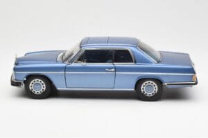 Mercedes 280C/8 W114 Coupe Modra Metallic AUTOart 1:18 76187 Kovina – slika 4 od 8