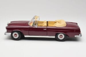 Mercedes 280SE W108 Bordeaux Rdeč Maisto 1:18 31811 Kovina – slika 4 od 8
