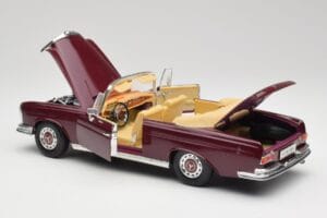 Mercedes 280SE W108 Bordeaux Rdeč Maisto 1:18 31811 Kovina – slika 5 od 8