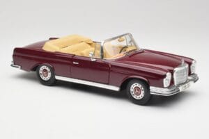 Mercedes 280SE W108 Bordeaux Rdeč Maisto 1:18 31811 Kovina – slika 6 od 8