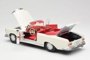 Mercedes 280SE W108 Ivory Bel Maisto 1:18 50223 Kovina – slika 5 od 8