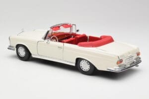 Mercedes 280SE W108 Ivory Bel Maisto 1:18 50223 Kovina – slika 7 od 8