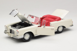 Mercedes 280 SE W108 Bel Maisto 1:18 52111 Kovina – slika 2 od 8
