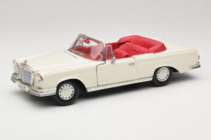 Mercedes 280 SE W108 Bel Maisto 1:18 52111 Kovina
