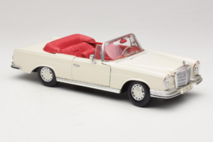 Mercedes 280 SE W108 Bel Maisto 1:18 52111 Kovina – slika 6 od 8