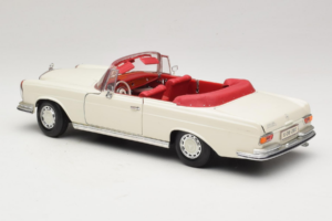 Mercedes 280 SE W108 Bel Maisto 1:18 52111 Kovina – slika 7 od 8
