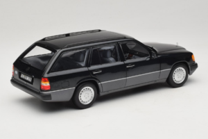 Mercedes 300 D W124 Karavan Črn Norev 1:18 183960 Kovina – slika 3 od 8