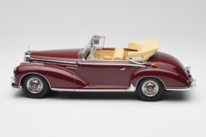 Mercedes 300 SC W188 Kabriolet Temno Rdeča KK-Scale 1:18 KKDC180942 Kovina – slika 3 od 6